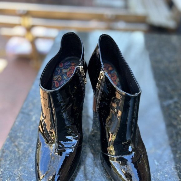 TORY BURCH BLACK PATENT LEATHER ANKLE BOOTS SIZE 8 1/2M - Picture 2 of 8